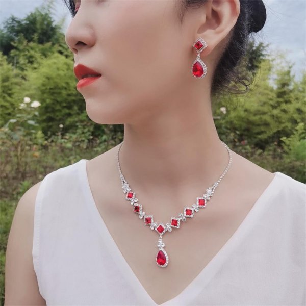 Fashion Jewelry Simple Vintage Jewelry Women's Accessories Necklace And Earrings Suite